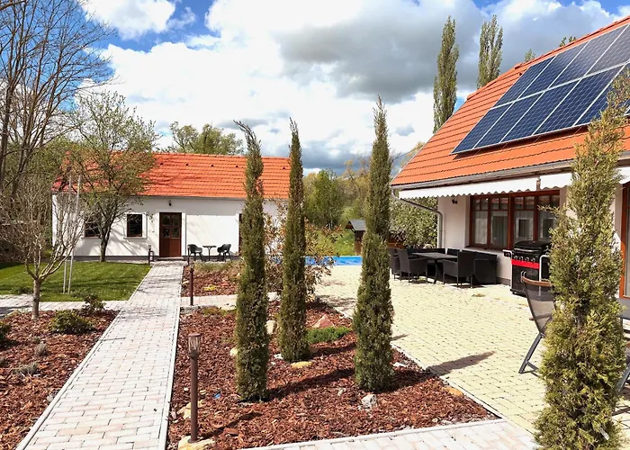 Апартаменты Bleu Fontaine *